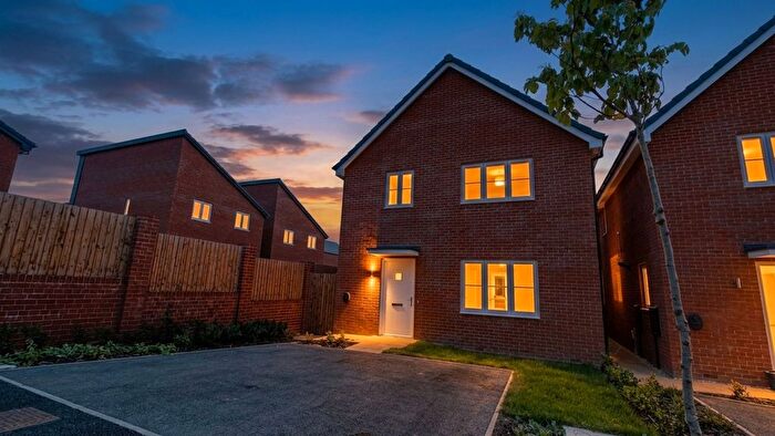 4 Bedroom Detached House For Sale In Cleve Wood Road, Thornbury, BS35
