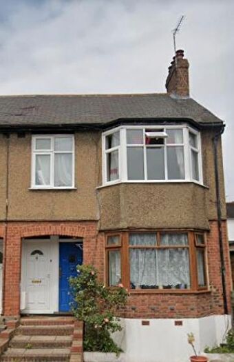 2 Bedroom House To Rent In Victoria Road, London, NW4