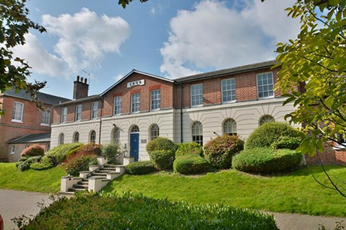 1 Bedroom Apartment For Sale In The Cloisters, Andover, SP10