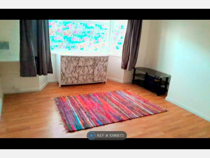 2 Bedroom Flat To Rent In Willow Walk, Spalding, PE11
