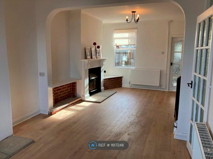 3 Bedroom Terraced House To Rent In Priory Road, Gloucester, GL1