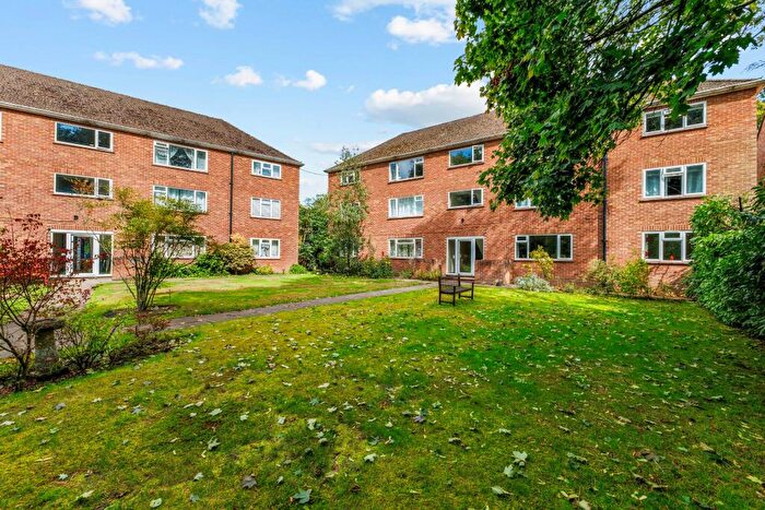2 Bedroom Apartment For Sale In Virginia Water, GU25