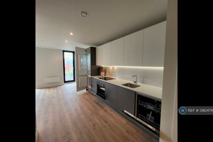 1 Bedroom Flat To Rent In Aspin Lane, Manchester, M4