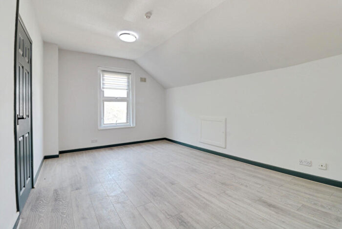 1 Bedroom Flat To Rent In York Road, Southend-on-sea, SS1