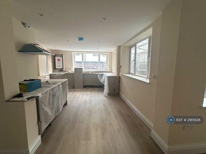 2 Bedroom Flat To Rent In Normanton Avenue, Liverpool, L17