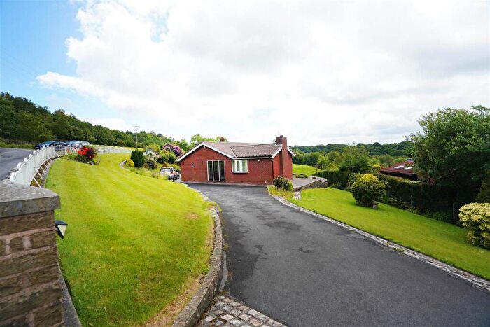 3 Bedroom Detached Bungalow To Rent In Foxholes Road, Horwich, Bolton, BL6