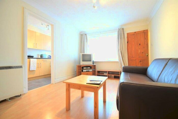 2 Bedroom Maisonette To Rent In Buckingham Court, Wiltshire Road, Wokingham, Berkshire, RG40
