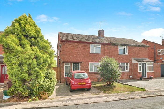3 Bedroom Semi-Detached House To Rent In Cotswold Crescent, Chelmsford, CM1