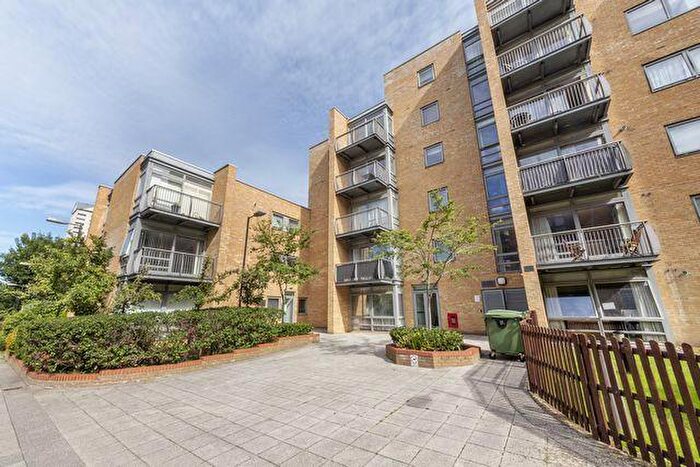 2 Bedroom Flat To Rent In Nash House, Canary Central, Cassilis Road, Canary Wharf, London, E14