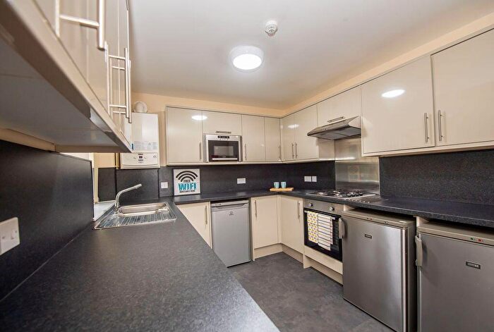 6 Bedroom Terraced House To Rent In Connaught Road, Liverpool, L7