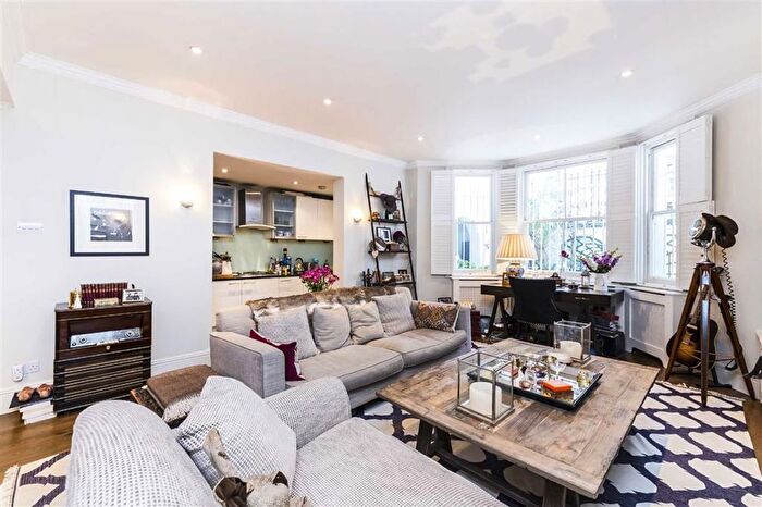 2 Bedroom Flat To Rent In Southwell Gardens, London, SW7