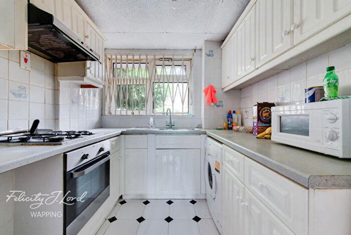 1 Bedroom Flat For Sale In Cable Street, London, E1