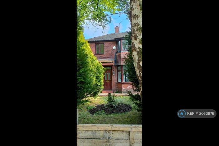 3 Bedroom Detached House To Rent In Thatch Leach Lane, Whitefield, Manchester, M45