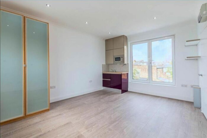 Studio To Rent In Antrobus Road, Chiswick, W4