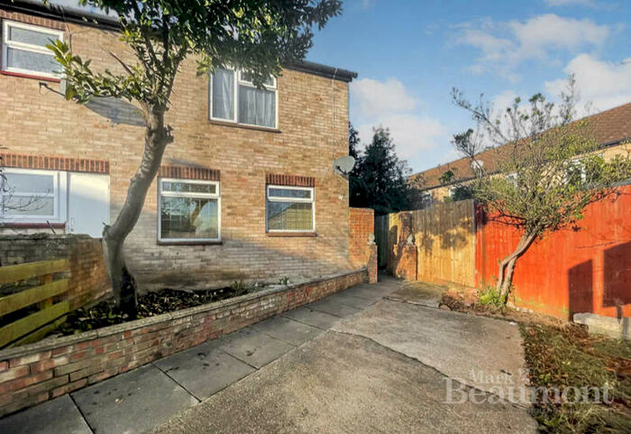 4 Bedroom End Of Terrace House To Rent In Dressington Avenue, London, SE4