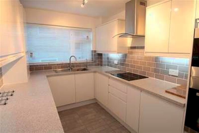 2 Bedroom Flat To Rent In Cadogan Close, Beckenham, BR3