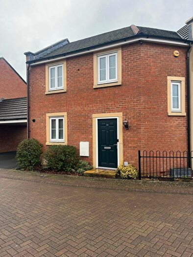 3 Bedroom Semi Detached House For Sale In Selwood Close, Swindon, SN1