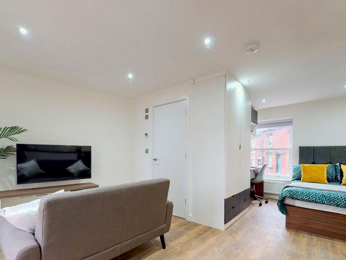 Studio To Rent In Clarendon Road, Leeds, LS2