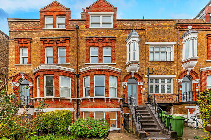 2 Bedroom Apartment To Rent In East Dulwich London, SE22