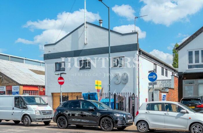 2 Bedroom Apartment For Sale In Waterloo Road, London, NW2
