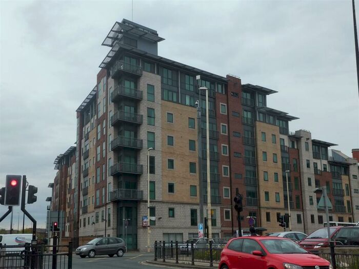 1 Bedroom Apartment To Rent In City Point, Chapel Street, Salford, M3