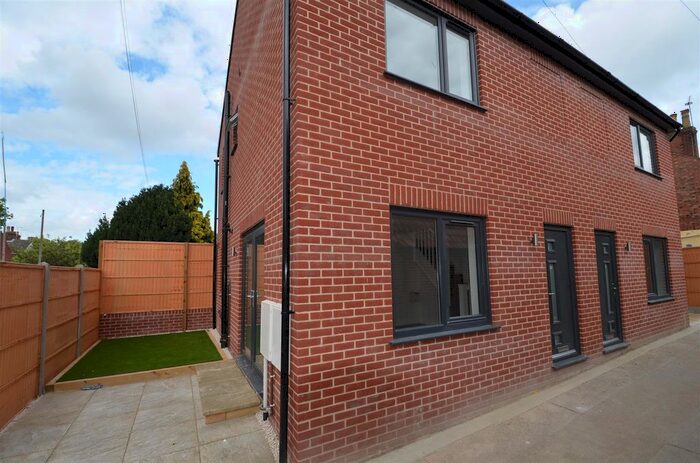 2 Bedroom Semi-Detached House To Rent In Northgate Street, Great Yarmouth, NR30