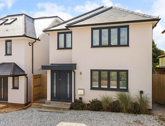 3 Bedroom Detached House For Sale In Chiltern Road, Marlow, SL7