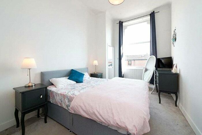 1 Bedroom Flat For Sale In Ingram Street, Glasgow, Glasgow City, G1