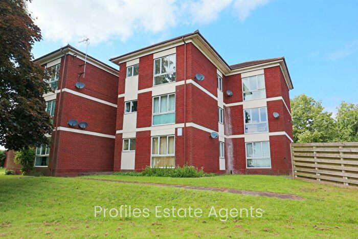1 Bedroom Flat For Sale In Deveron Court, Hinckley, LE10