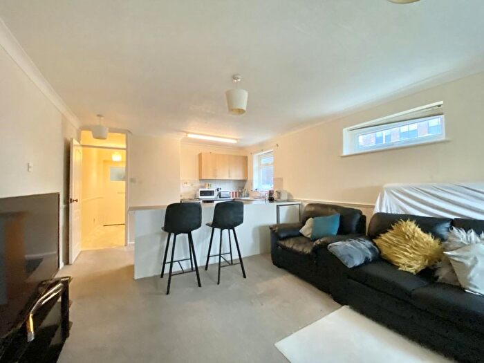 Studio For Sale In Pear Trees, Trout Road, West Drayton, Middlesex, UB7