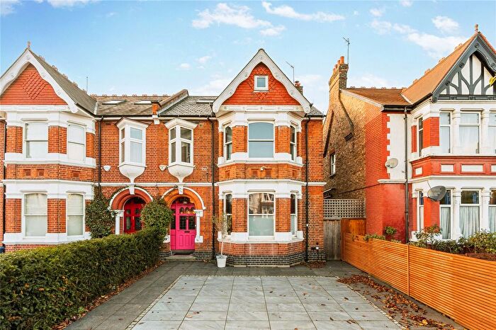 6 Bedroom Semi Detached House For Sale In Twyford Avenue, London, W3