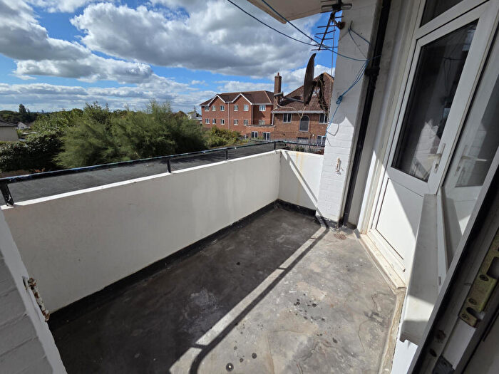 2 Bedroom Flat To Rent In Flat, Dymchurch House, Portsmouth, PO6