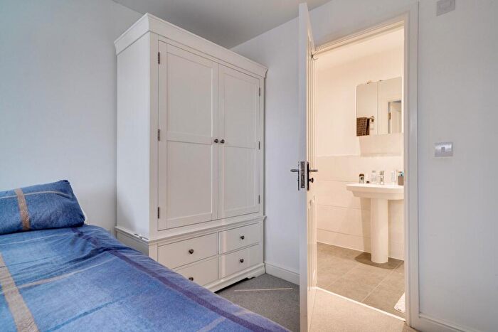 3 Bedroom Terraced House For Sale In High Street, Fenstanton, Huntingdon, Cambridgeshire, PE28