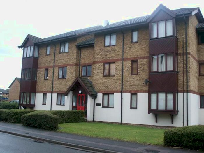 1 Bedroom Flat To Rent In Redwood Grove, Bedford, MK42