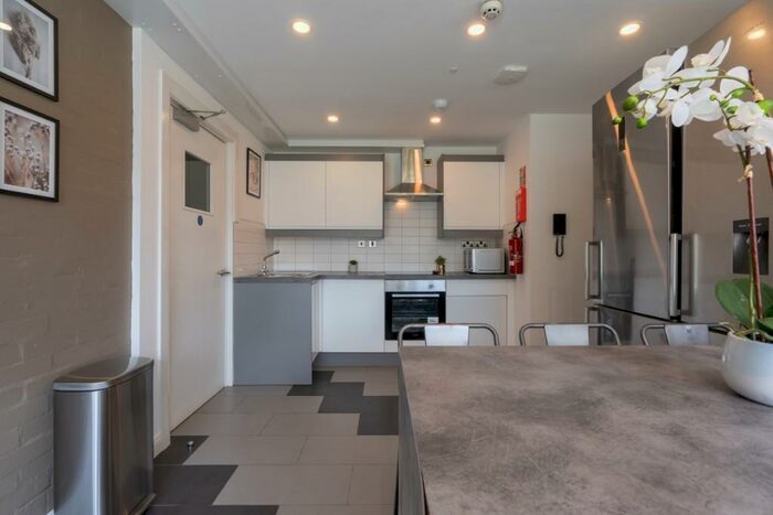 5 Bedroom Block Of Apartments To Rent In Eskdale Terrace, Newcastle Upon Tyne, NE2