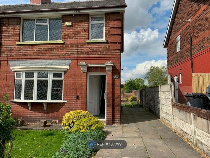 3 Bedroom Semi-Detached House To Rent In Peel Park Crescent, Manchester, M38