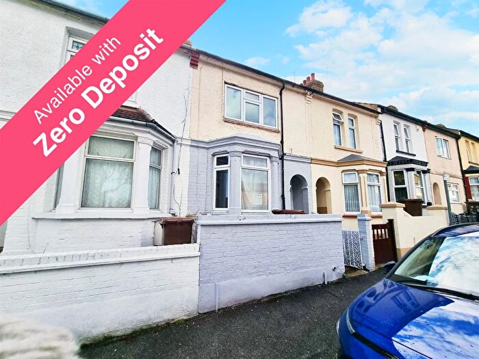 3 Bedroom Property To Rent In Strover Street, Gillingham, ME7