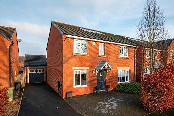4 Bedroom Detached House For Sale In Darwin Drive, Leyland, PR25