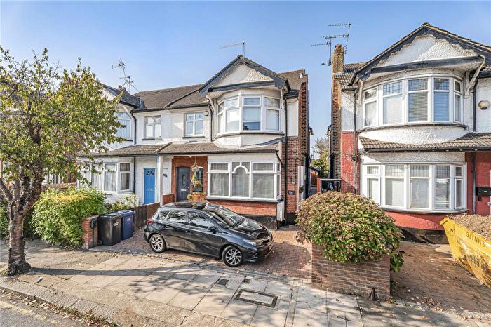 2 Bedroom Maisonette For Sale In Hale Grove Gardens, London, NW7