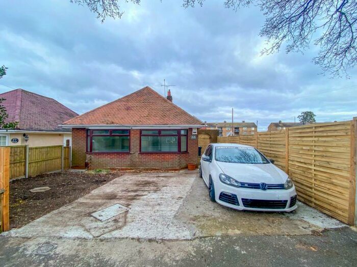 3 Bedroom Bungalow To Rent In Bramley Road, Kinson, Bournemouth, BH10