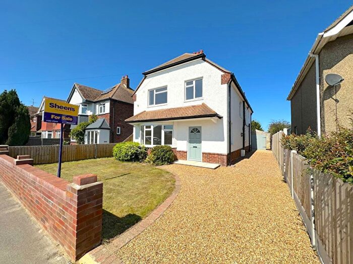 4 Bedroom Detached House For Sale In The Chase, Holland-On-Sea, CO15