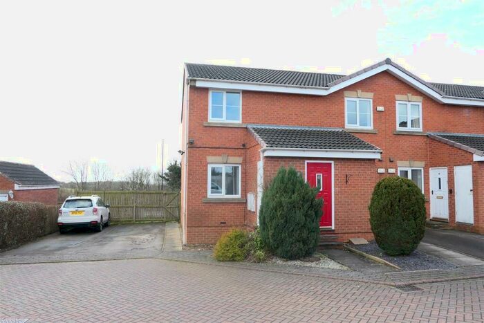 2 Bedroom Flat To Rent In Laurel Hill Way, Leeds, West Yorkshire, LS15