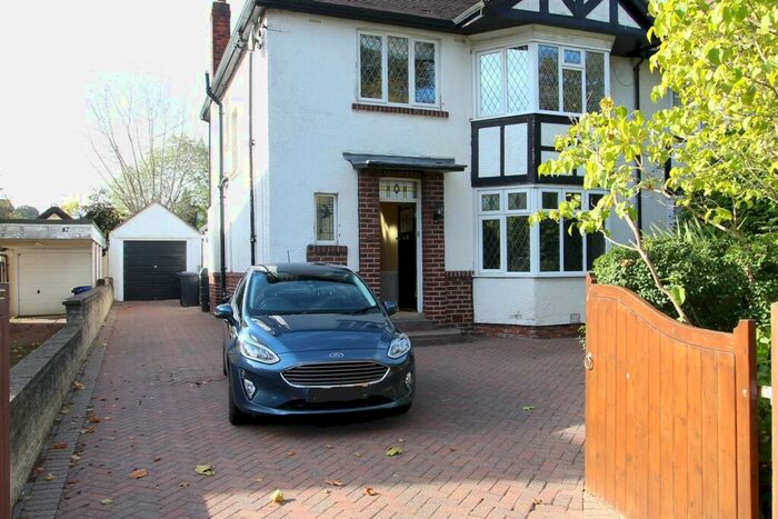 4 Bedroom Semi-Detached House To Rent In Bents Road, Sheffield, S11