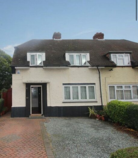 3 Bedroom Terraced House For Sale In Byron Way, Romford, RM3