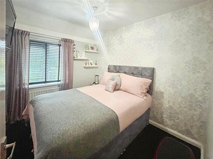3 Bedroom Terraced House For Sale In Lawrence Avenue, Heath Town, Wolverhampton, West Midlands, WV10