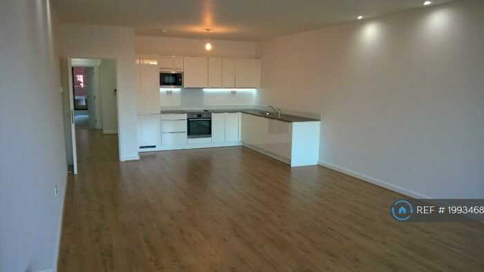 2 Bedroom Flat To Rent In Market Street, Maidenhead, SL6