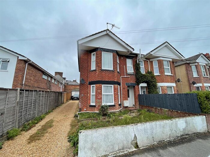 2 Bedroom Flat To Rent In Nortoft Road, Bournemouth, BH8