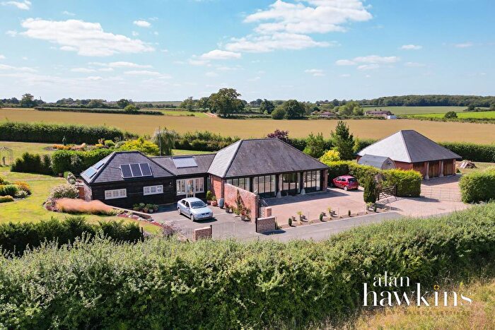 3 Bedroom Barn Conversion For Sale In Clyffe Pypard, SN4