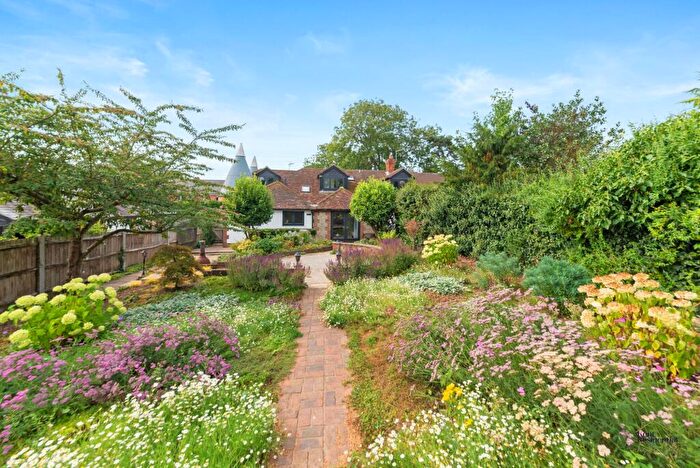 4 Bedroom Semi-Detached House For Sale In Sutton Road, Langley, ME17