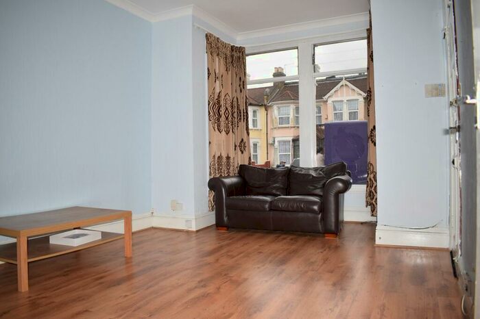 1 Bedroom Ground Flat To Rent In Mayfair Avenue, Ilford, IG1